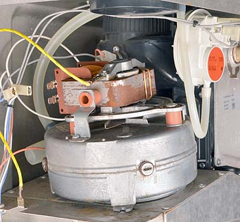 ar microgenus 24 mffi he h31892 fan insitu.jpg